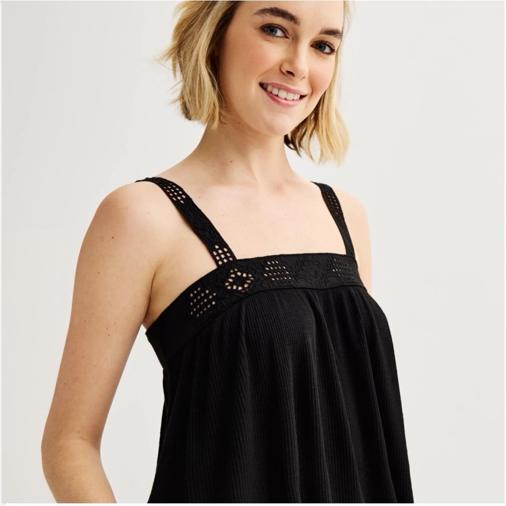 NWT Juniors' Rewind Black Crochet Trim Tank Top Lace Adjustable straps | Size M